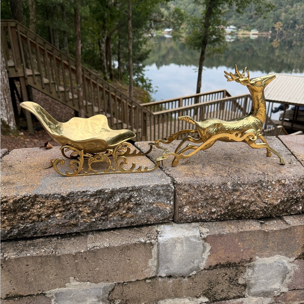 Gold Reindeer and Sleigh Holiday Decor